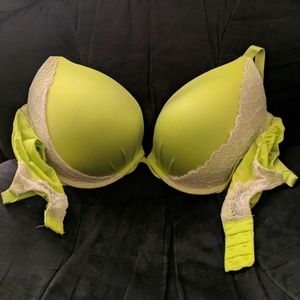 38DD VS plunge bra